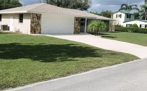 905 37th Avenue Vero Beach FL 32960