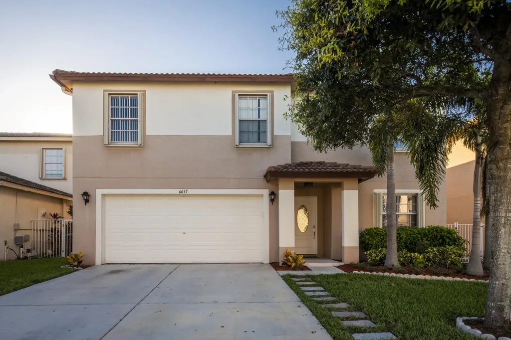 6635 Rainwood Cove Lane Lake Worth FL 33463