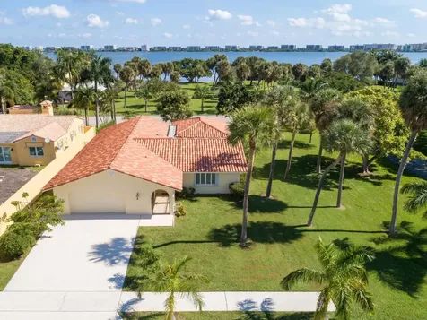 1024 S Palmway Lake Worth Beach FL 33460