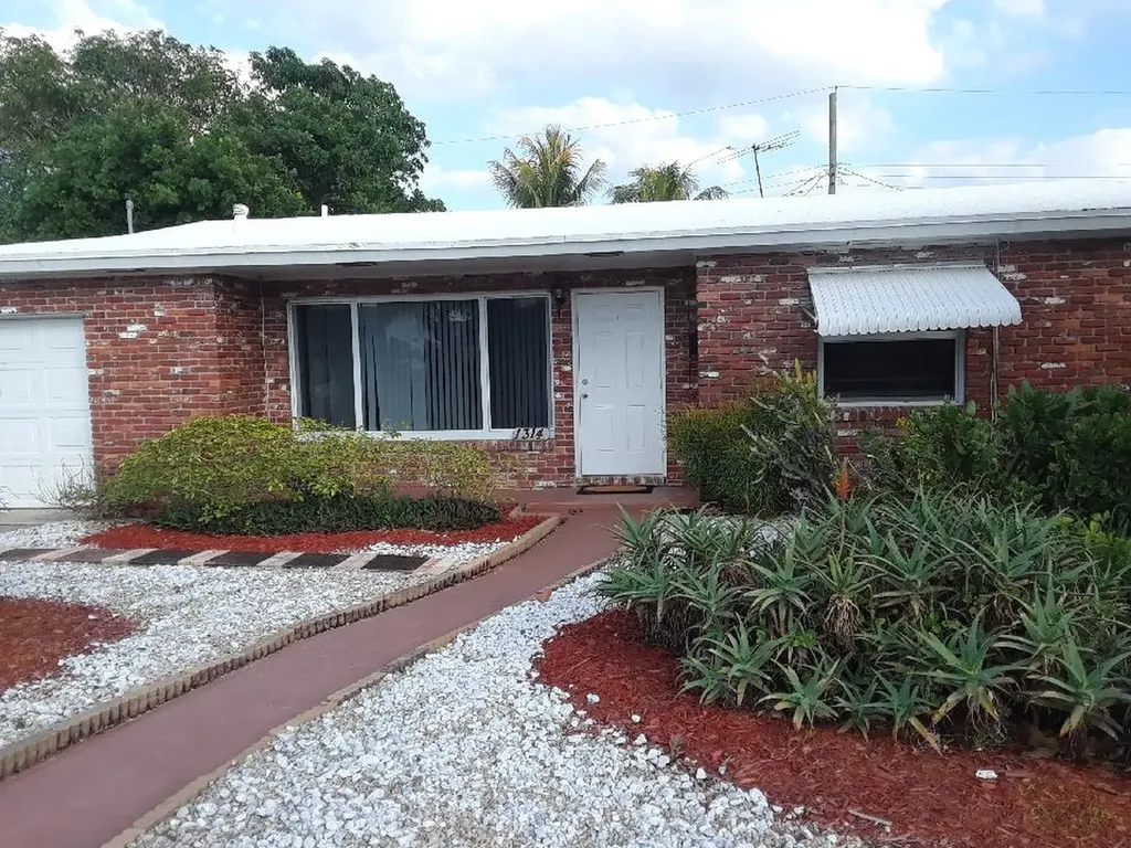 1314 N J Terrace Lake Worth Beach FL 33460