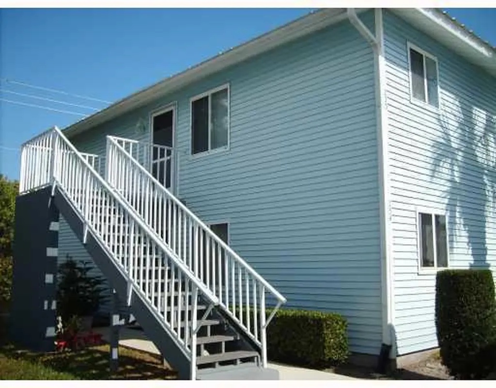 233 SE Village Drive Port St Lucie FL 34952