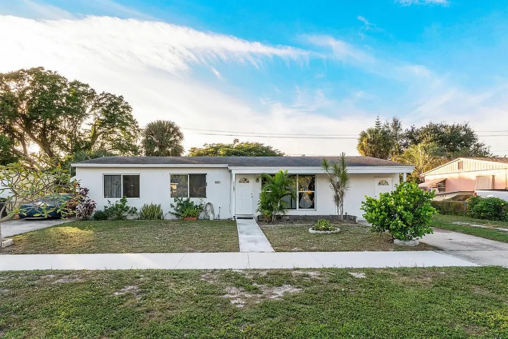 1001 Snowden Drive Lake Worth Beach FL 33461