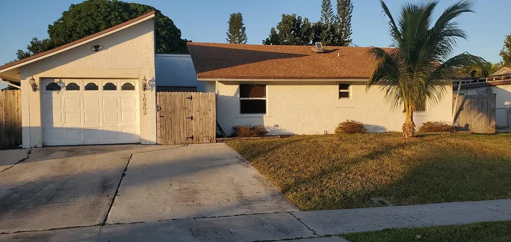 10303 Carmen Lane Royal Palm Beach FL 33411