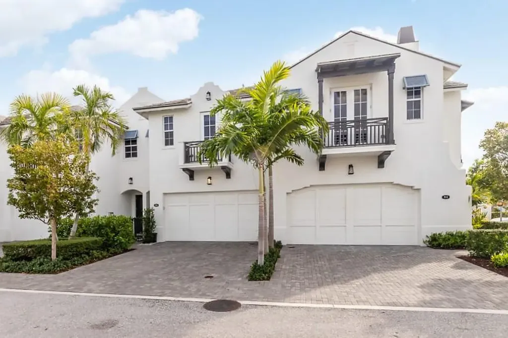 916 St George Boulevard Delray Beach FL 33483