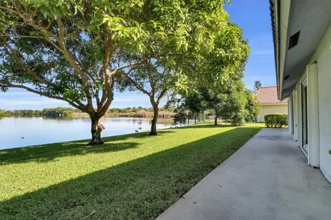 8 Aspen Court Boynton Beach FL 33436