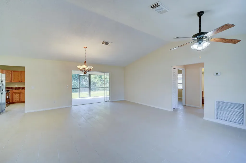 6767 NW Daffodil Lane Port St Lucie FL 34983
