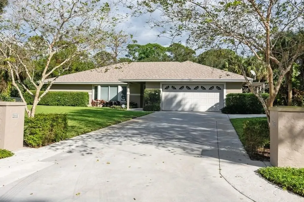 8401 SW Bent Oak Court Stuart FL 34997