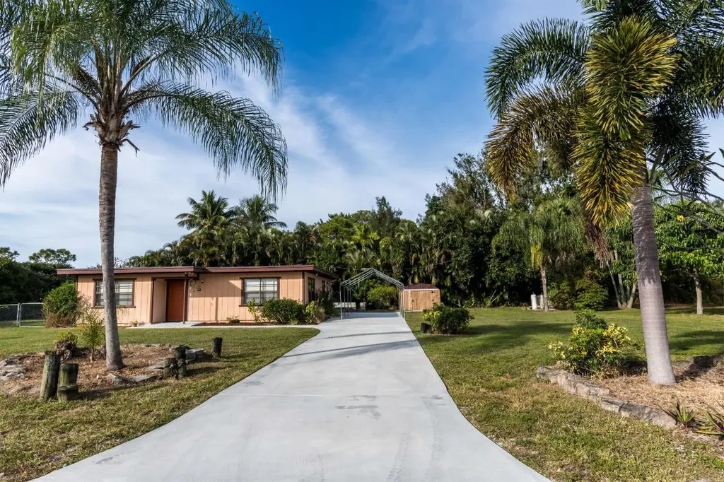 156 Akron Road Lake Worth FL 33467