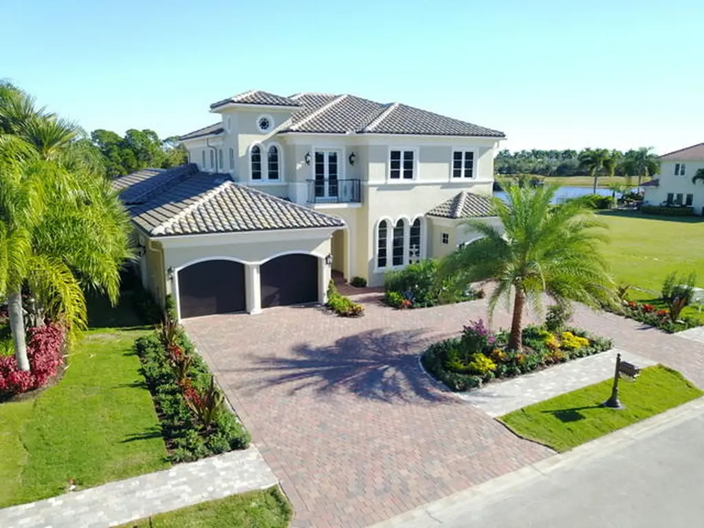 138 SE Rio Angelica Port St Lucie FL 34984
