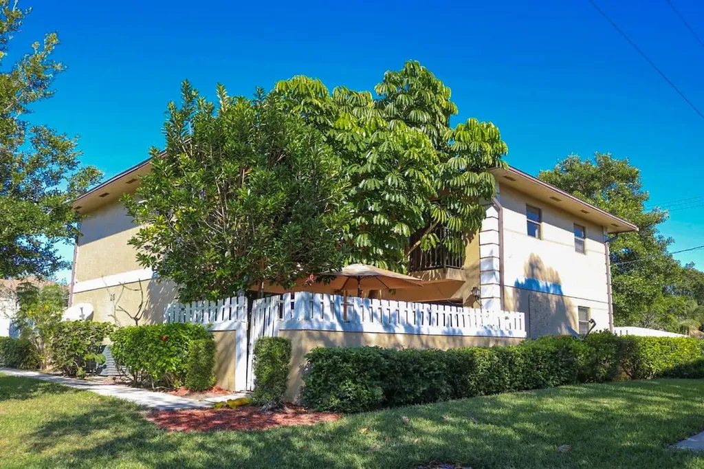1458 N Lawnwood Circle Fort Pierce FL 34950