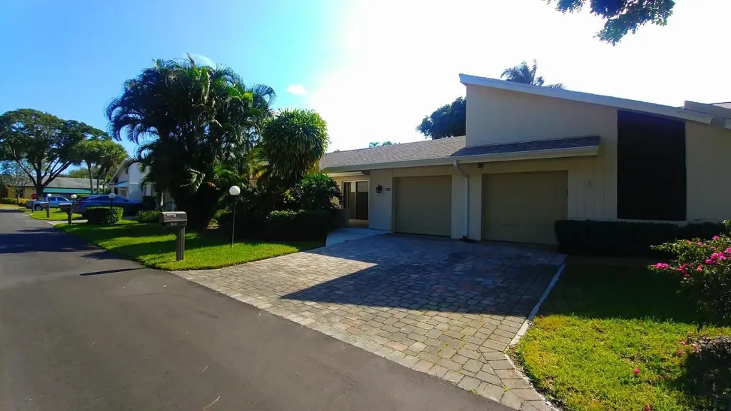 6996 Quince Lane Lake Worth FL 33467