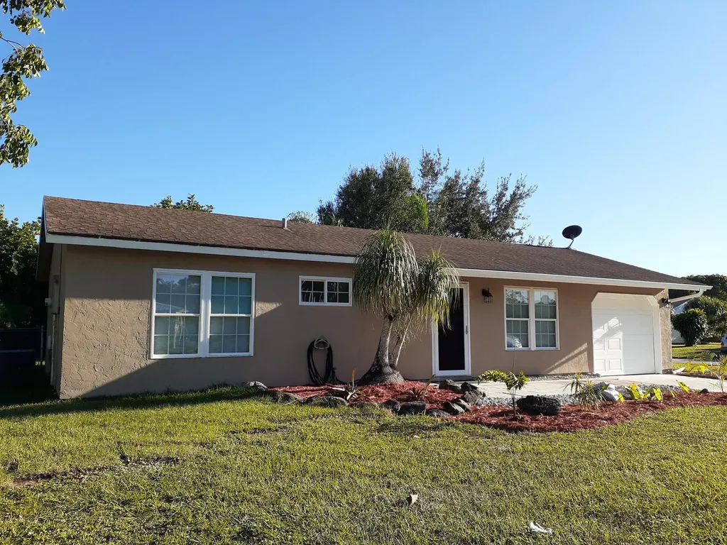 1391 SE Mohave Court Port St Lucie FL 34952