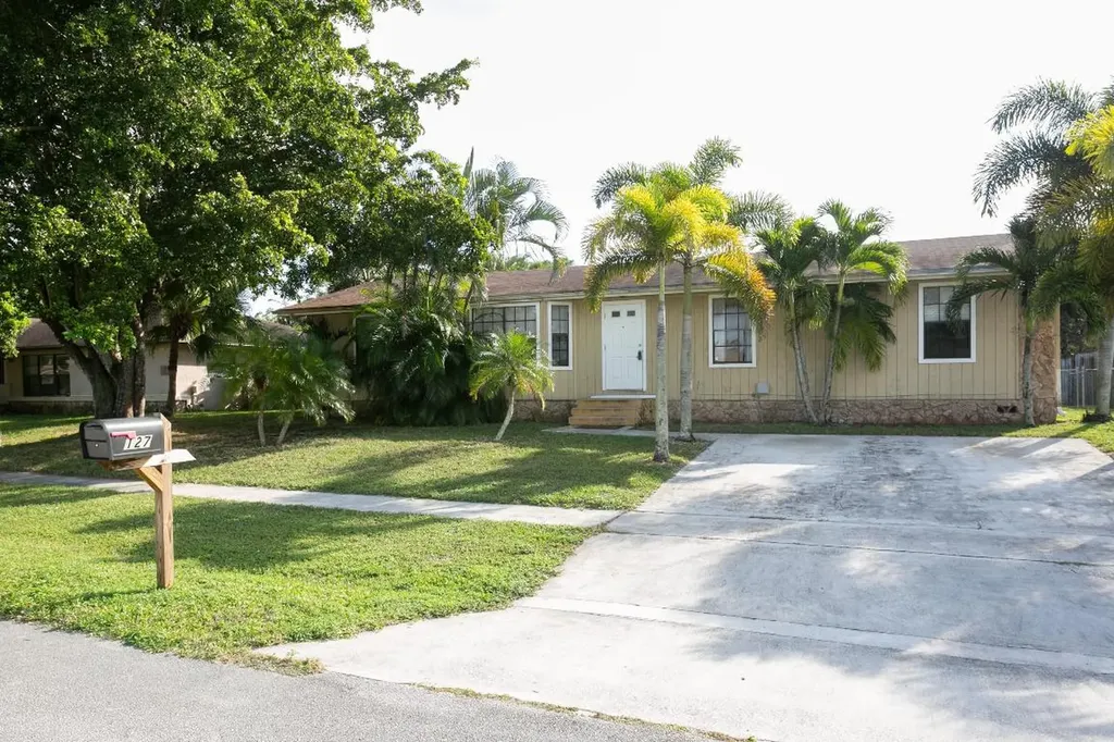 127 Bilbao Street Royal Palm Beach FL 33411