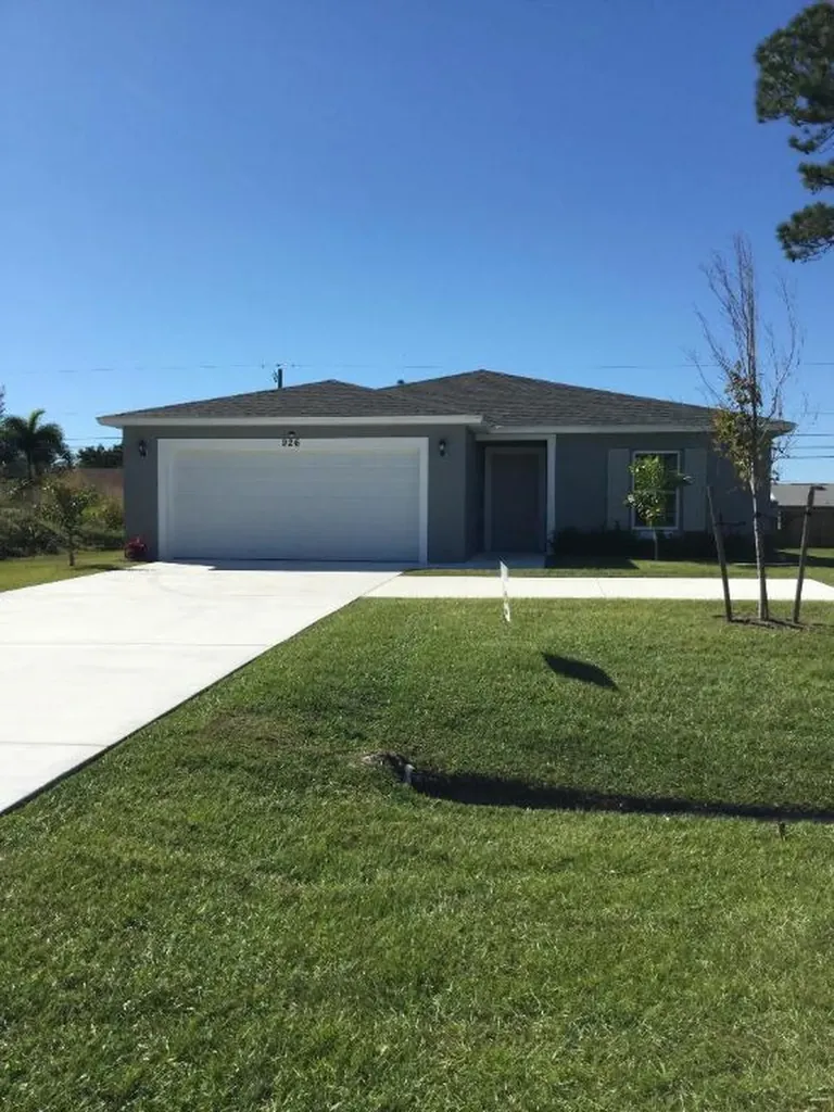 926 SW Del Rio Boulevard Port St Lucie FL 34953