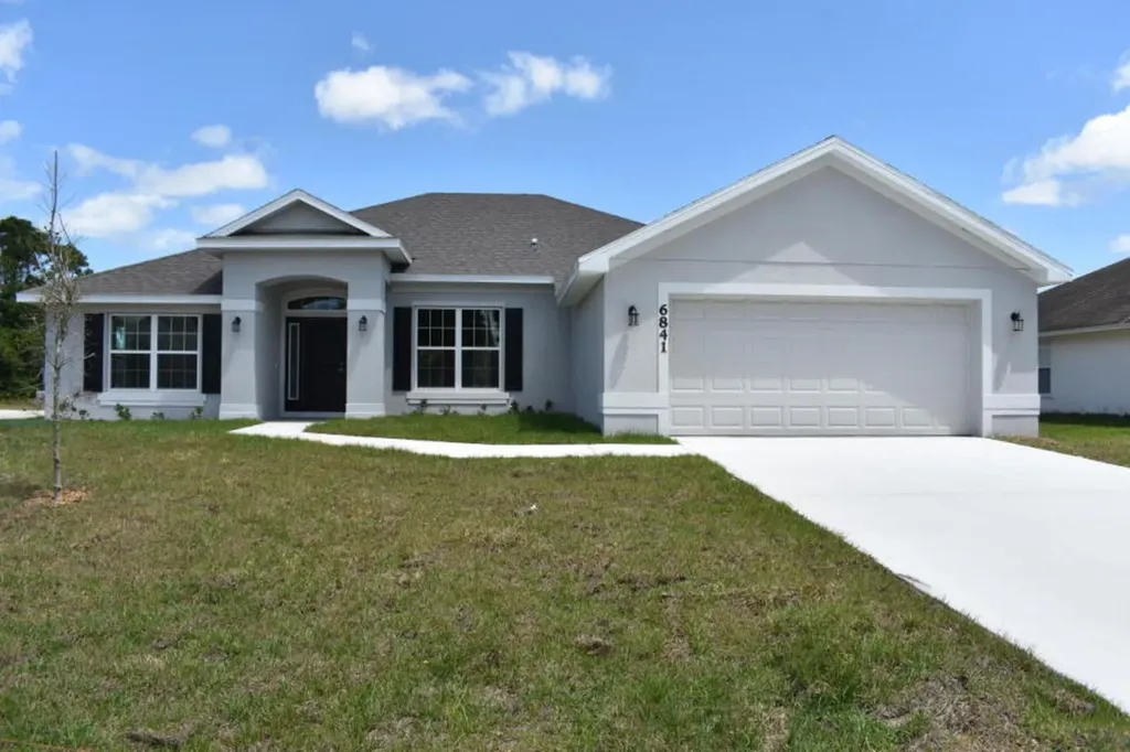 525 NW Fairfax Avenue Port St Lucie FL 34983