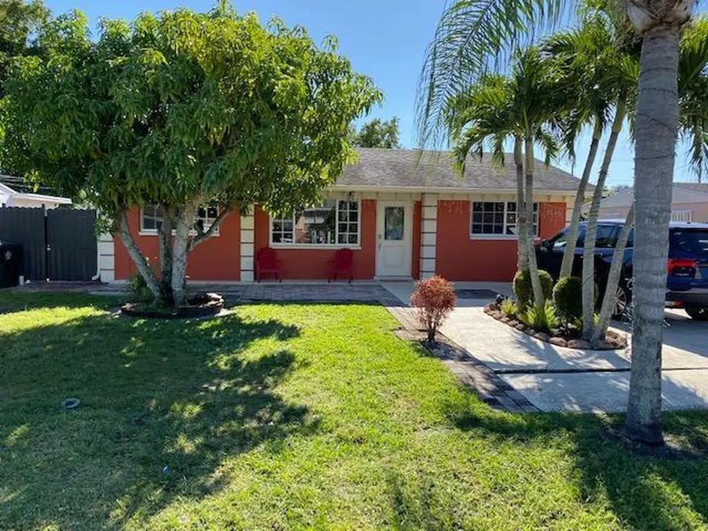 5540 S 38th Street Greenacres FL 33463
