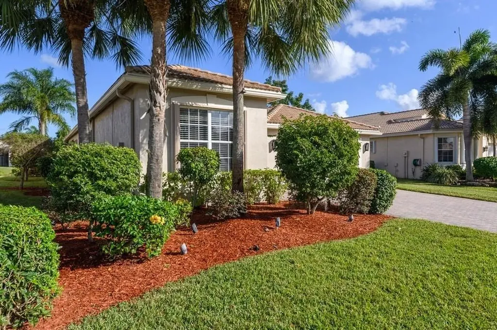 7880 Royal Lace Terrace Lake Worth FL 33467
