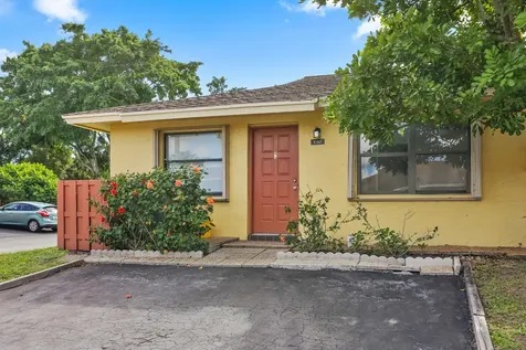 5162 Tennis Lane Delray Beach FL 33484