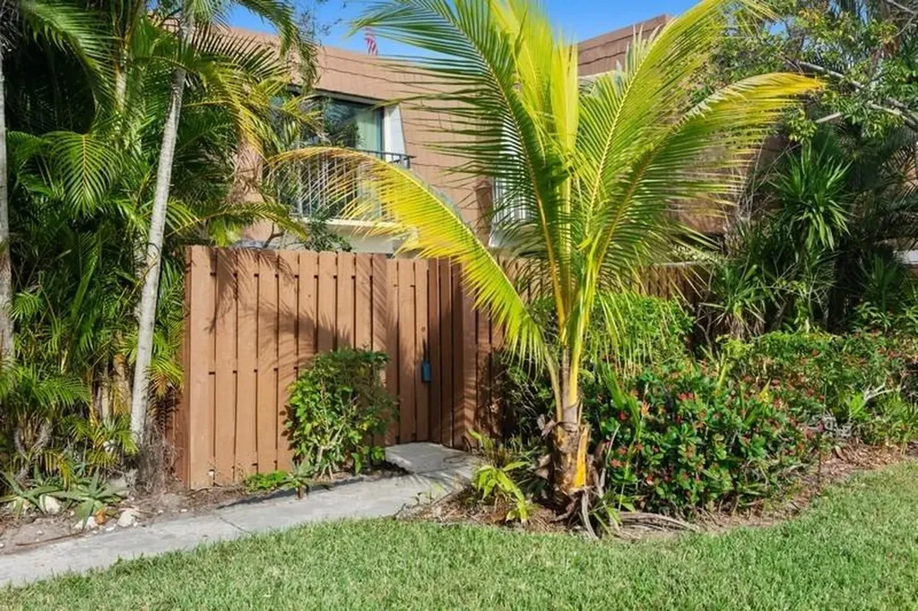 6142 SE Riverboat Drive Stuart FL 34997