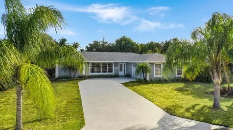8925 SE Bahama Circle Hobe Sound FL 33455
