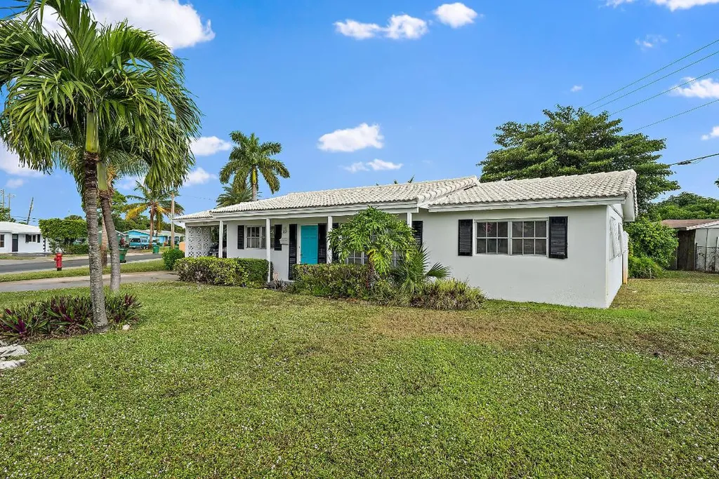 490 W 30th Street Riviera Beach FL 33404