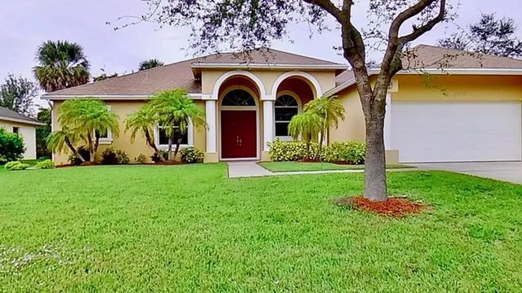 2574 SW Westfield Street Port St Lucie FL 34953