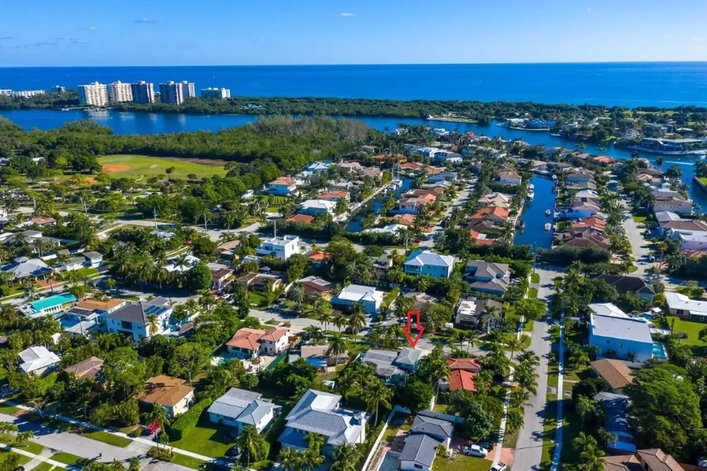 1235 NE 4th Court Boca Raton FL 33432