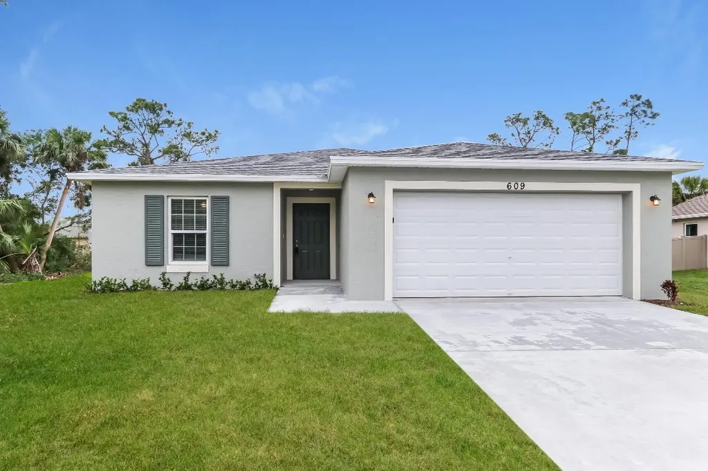 609 SW Gailbreath Avenue Port St Lucie FL 34953