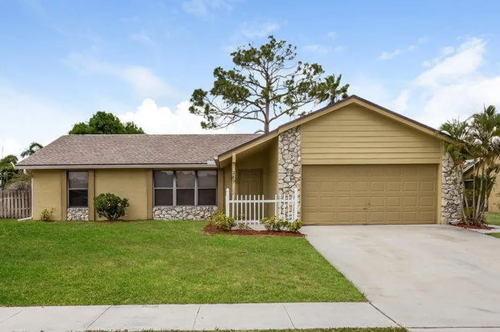 289 Ponce De Leon Street Royal Palm Beach FL 33411