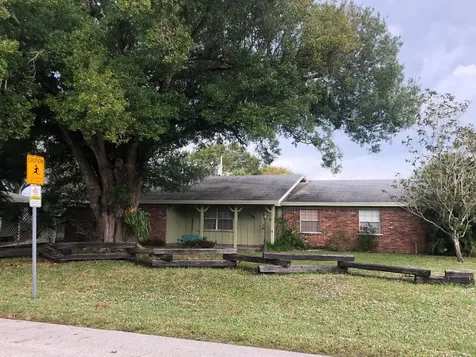 325 Saginaw Avenue Clewiston FL 33440