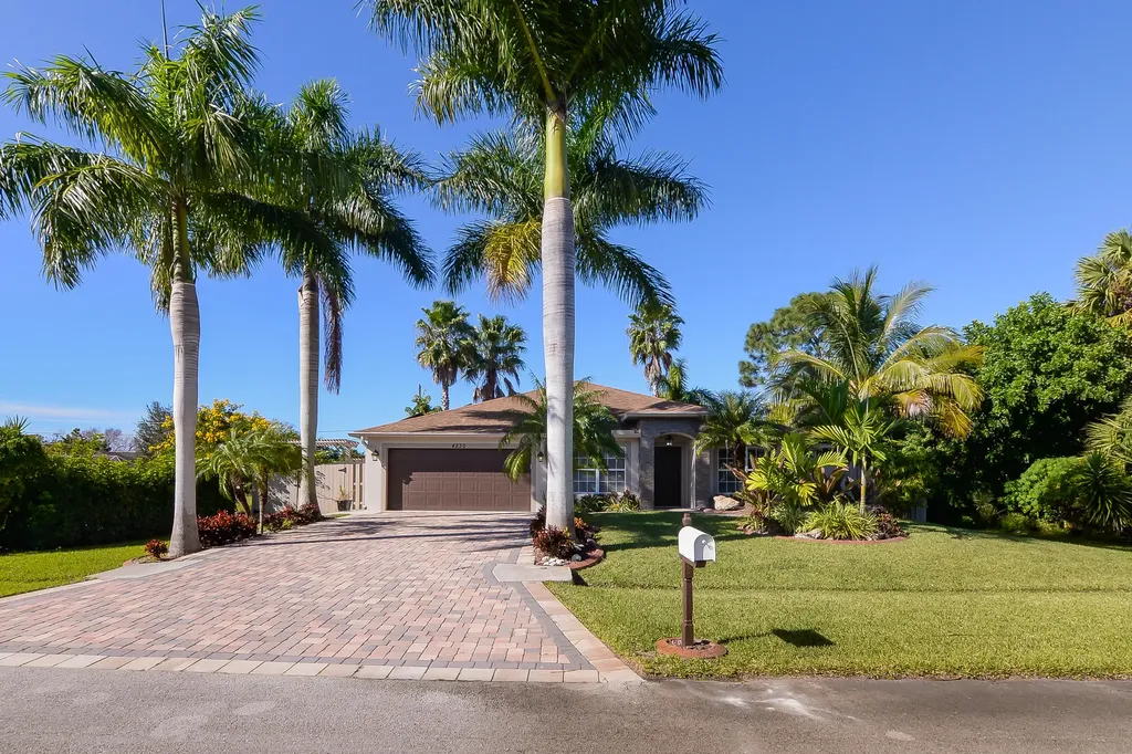 4230 SW Carl Street Port St Lucie FL 34953