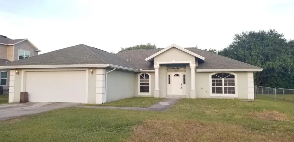 2217 SE Tile Terrace Port St Lucie FL 34952