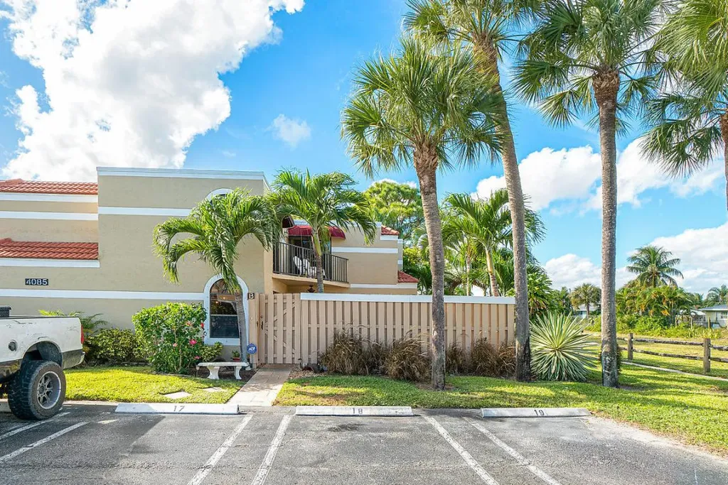 4085 Village Drive Delray Beach FL 33445
