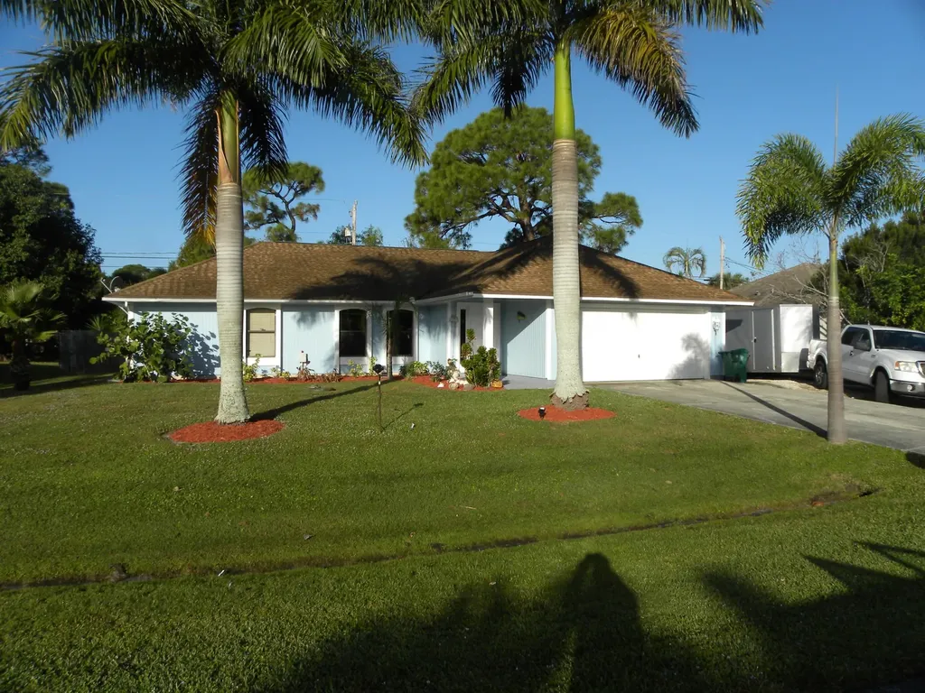 2022 SE South Buttonwood Drive Port St Lucie FL 34952