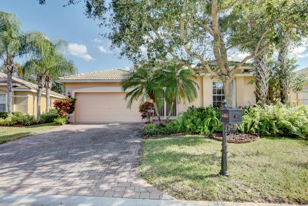 6484 Via Primo Street Lake Worth FL 33467
