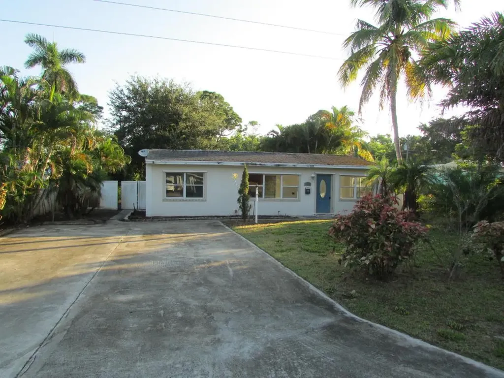 8349 SE Camellia Drive Hobe Sound FL 33455