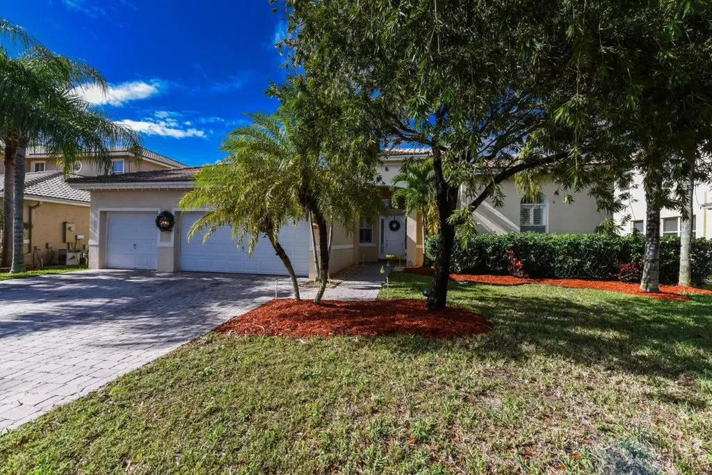 10400 Cypress Lakes Preserve Drive Lake Worth FL 33449