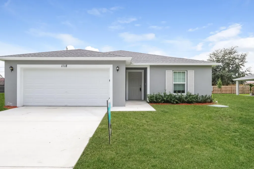 1118 SW Hamrock Avenue Port St Lucie FL 34953