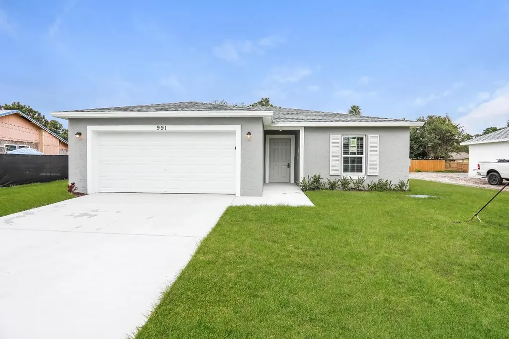991 SW Cairo Avenue Port St Lucie FL 34953