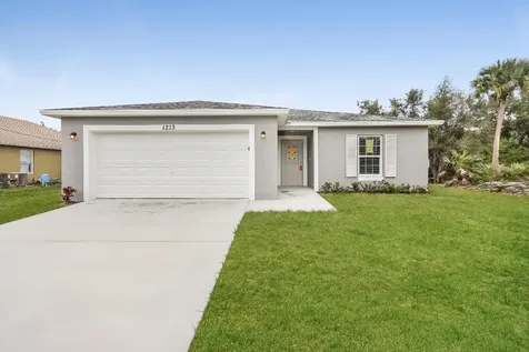 1213 SW Fountain Avenue Port St Lucie FL 34953
