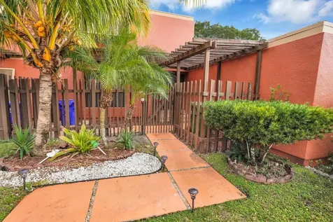 1517 Fairway Road Pembroke Pines FL 33026