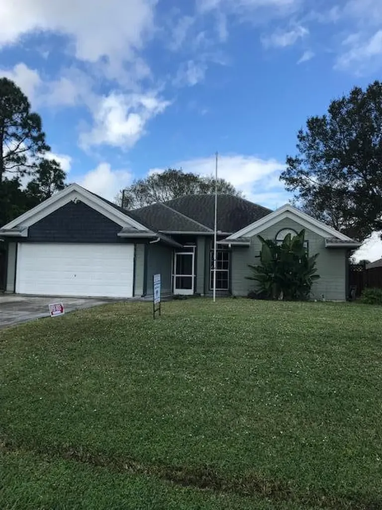 1473 SW Glastonberry Avenue Port St Lucie FL 34953
