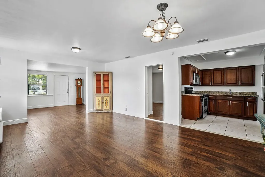 820 N H Street Lake Worth Beach FL 33460
