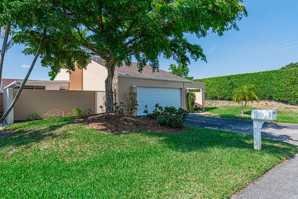 2210 NW 10th Place Delray Beach FL 33445