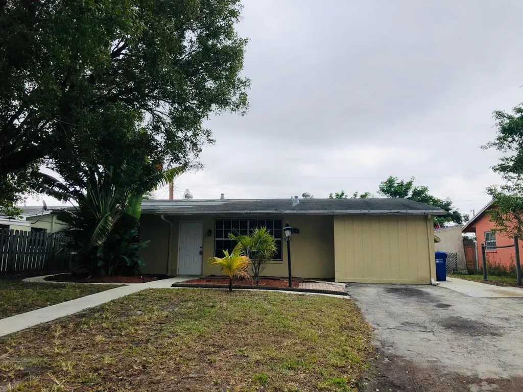 196 NW 20th Court Pompano Beach FL 33060