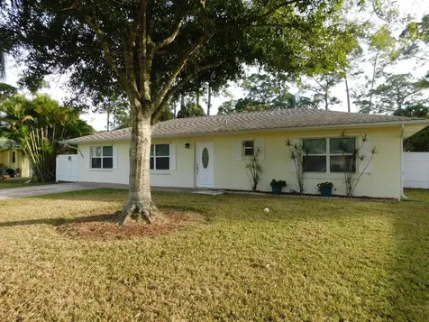 8305 Fort Walton Avenue Fort Pierce FL 34951