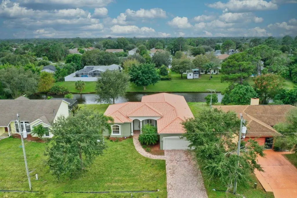 2032 SW Monterrey Lane Port St Lucie FL 34953