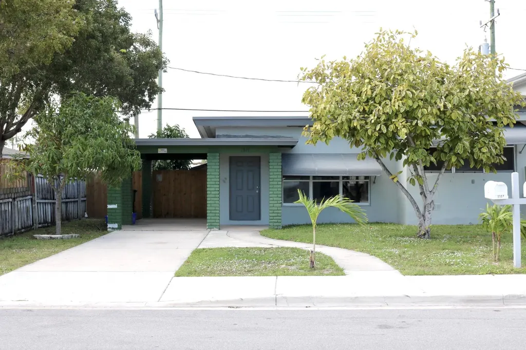 1317 N J Street Lake Worth Beach FL 33460