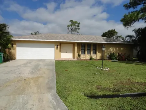 392 SE Calmoso Drive Port St Lucie FL 34983