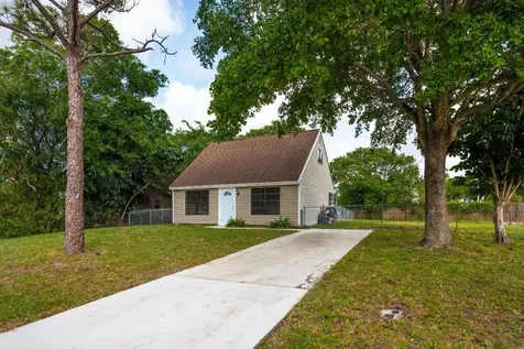 5195 Greenwood Drive Delray Beach FL 33484